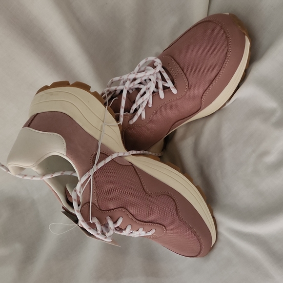 Tennis shoes mauve size 10 - Picture 2 of 7